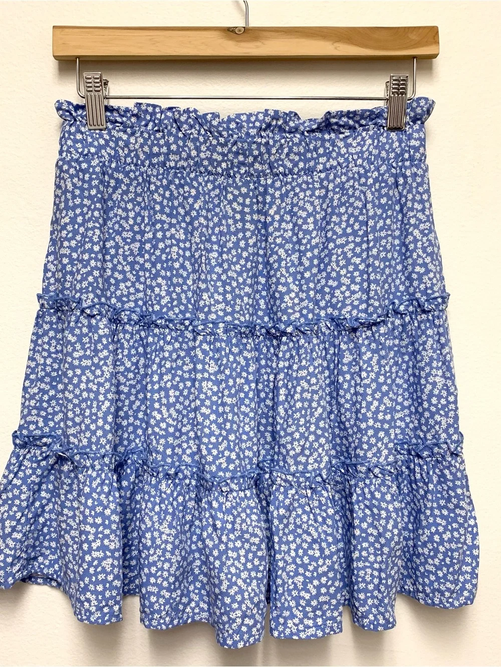Wild Fable Tiered Ditsy Floral Mini Skirt Size Small Blue White Daisy NEW